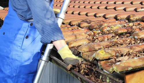 Nettoyer en profondeur votre gouttière dans le 31000 à Toulouse